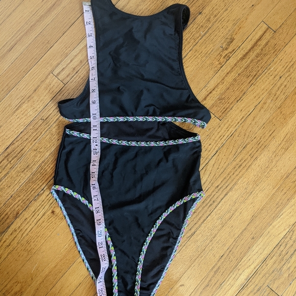 Andrea Iyamah Swimsuit - Picture 3 of 5